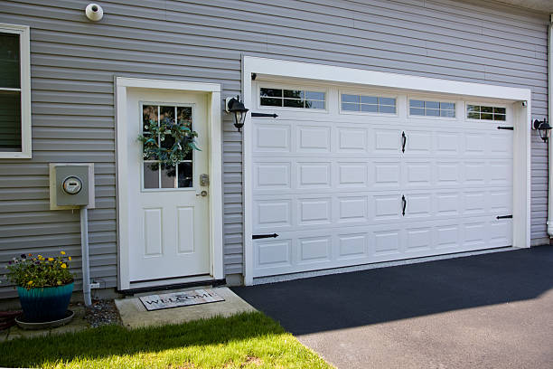 24/7 Emergency Garage Door Panel Replacement experts in Seward, NE